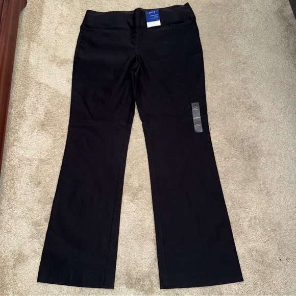 Apt. 9 Bootcut Pants in Black